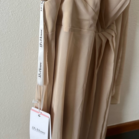 JJ’s House Maternity Bridesmaid Dress - Champagne - Picture 4 of 6